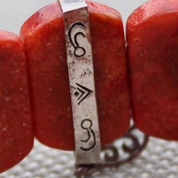 B2259 Silpada Red Coral Stretch Bracelet - Picture 3 of 4